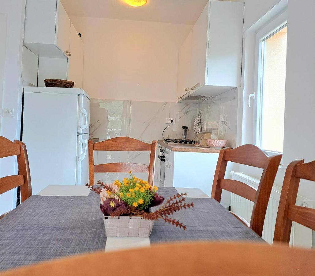 Open Sea Apartmani Grebastica Luaran gambar